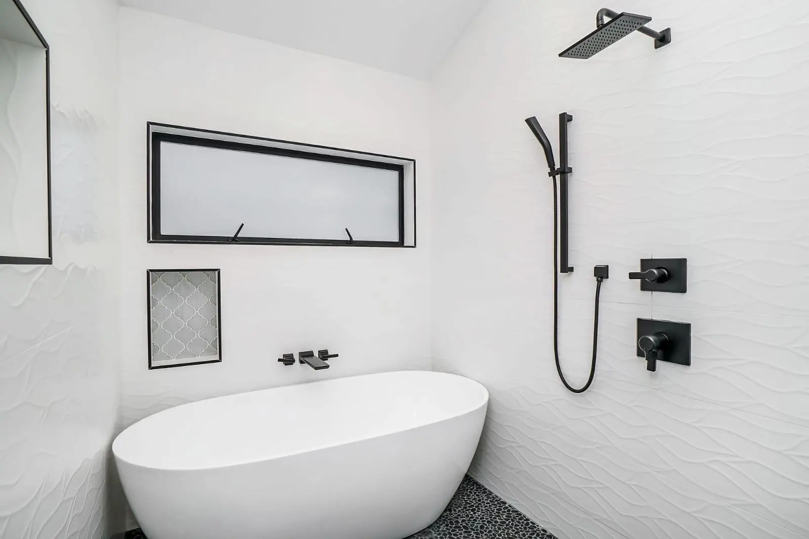 General Contractor Lago Vista providing high-end bathroom remodeling services for modern and functional spaces.