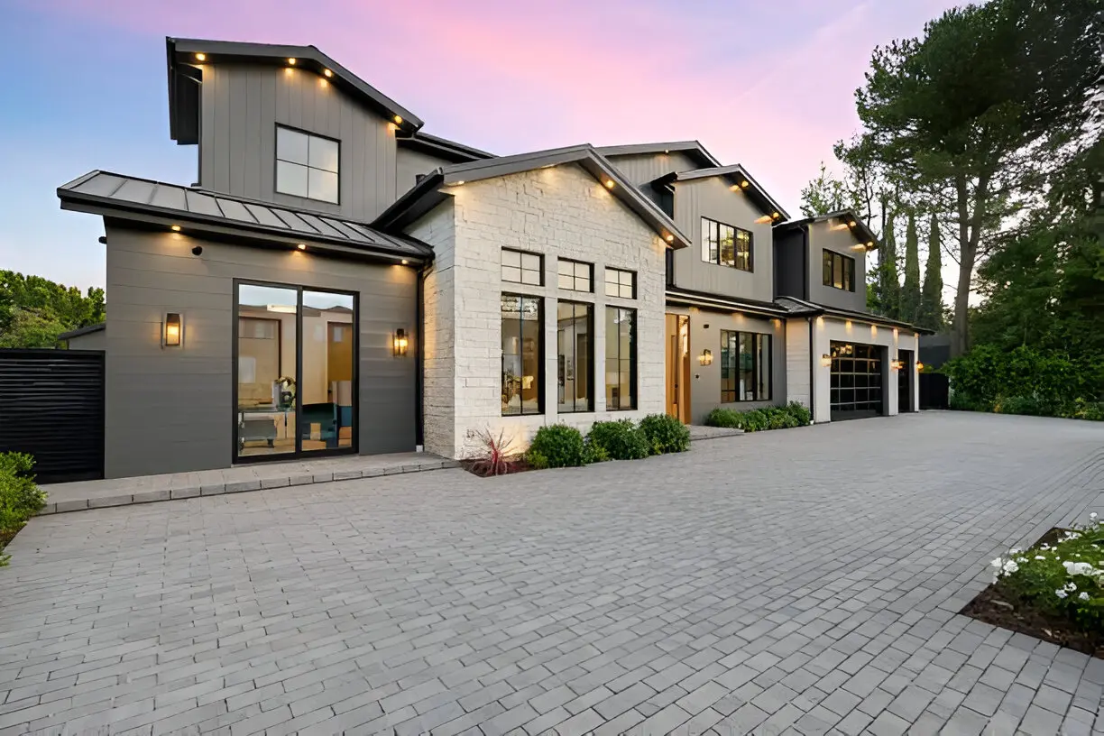 General Contractor Cedar Creek delivering expert residential construction and remodeling services for modern homes
